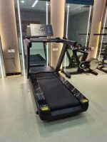 COMMERCIAL TREADMILL